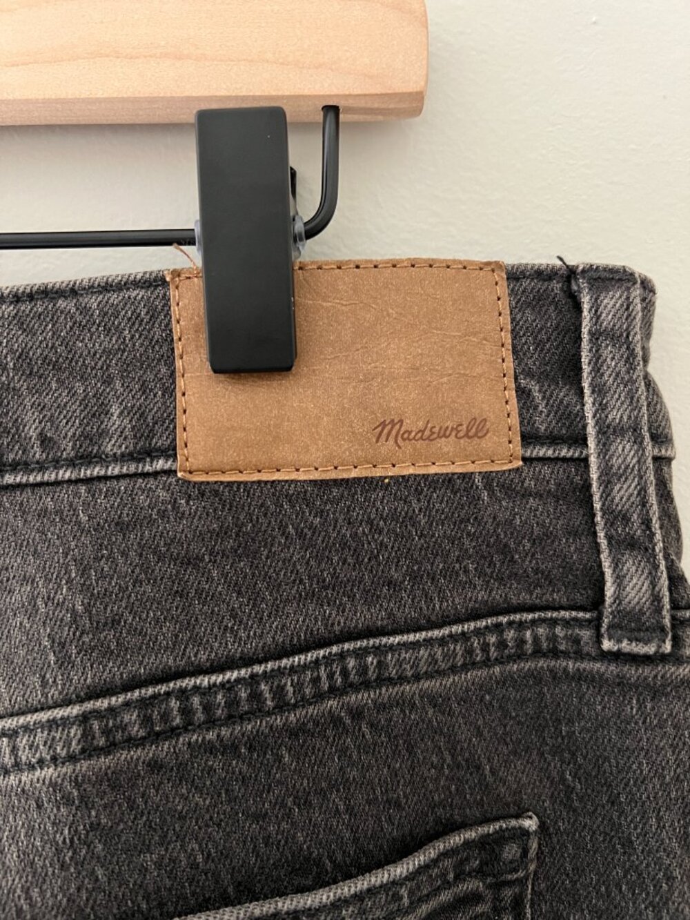 Madewell The Perfect Vintage Straight Jean - Lunar Wash - Size 32 - Picture 7 of 10